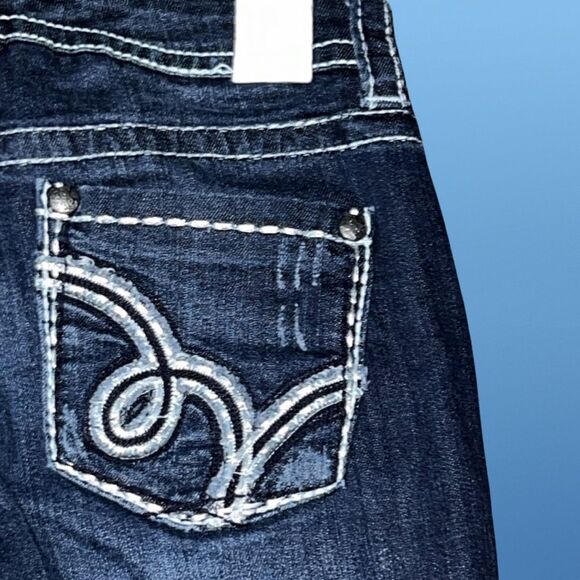Maurice’s Embroidered Denim Cuffed Capri Jeans Size 5/6 #48 - Picture 5 of 5